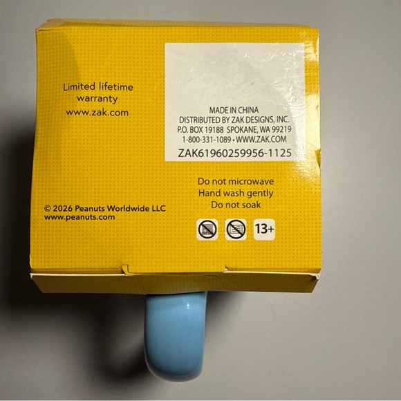 Snoopy Blue Color-Changing Mug - Picture 6 of 6